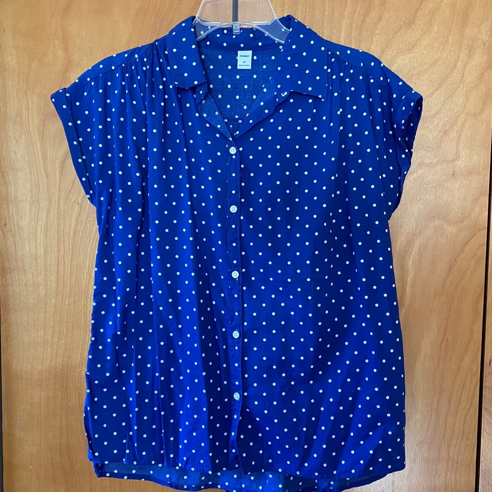 🌟Old Navy blue polka dot button down
